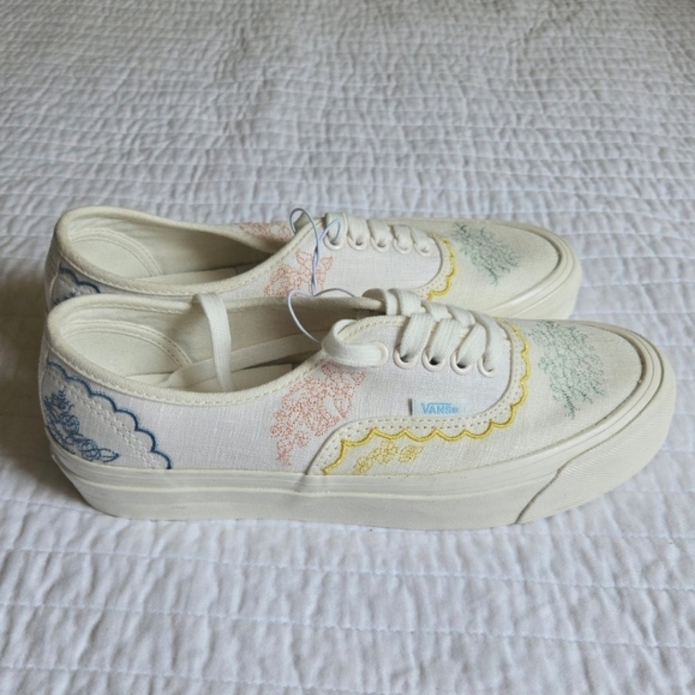 Vans Era Embroidered Floral White Women 8.5 New No Box 022026 - Picture 2 of 8